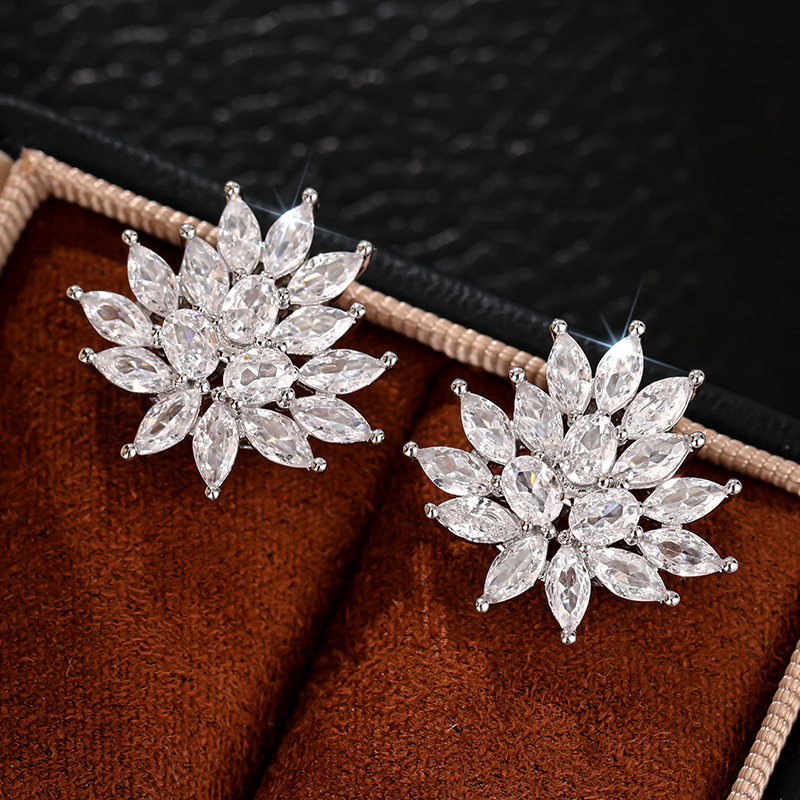 Huitan Cross-Border Light Luxury Sparkling Date Zircon-Inlaid Flower Stud Earrings, Exquisite And High-End Niche Design
