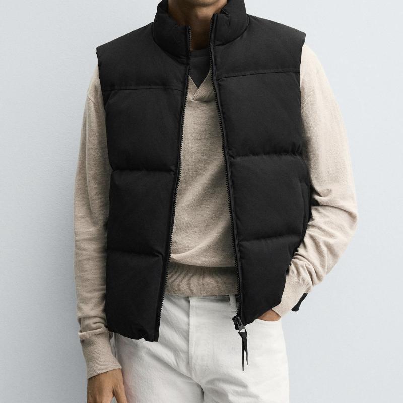 Designer Men's Solid Color Polyester Quilted Vest, Mock Neck Sleeveless Casual Winter Warm Waistcoat Jacket