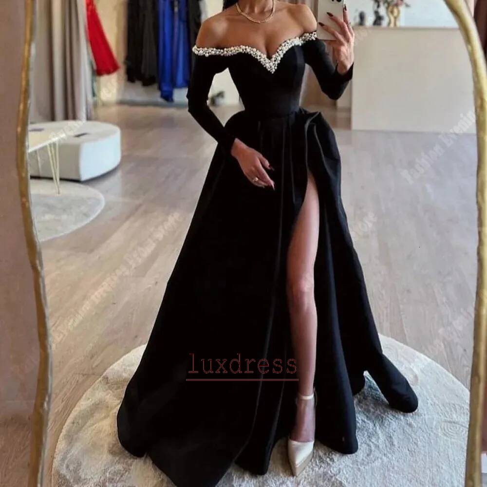 Prom Dresses Elegant Black Long Sleeve Deep V Neck Off the Shoulder Beading Split Satin A Line Plus Size Formal Occasion Evening Party Gown