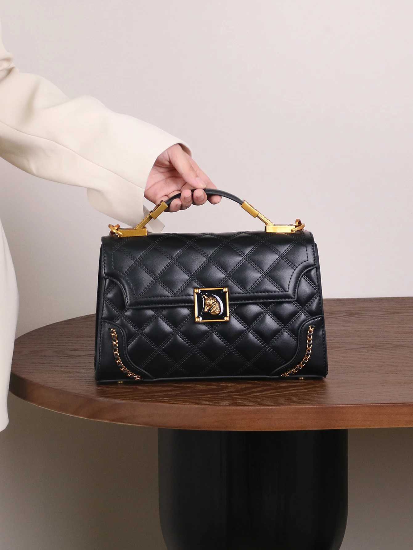Evening Bags Totes Fashion Handbag 2026 New High-Quality Temperament Ladies Handbag Solid Color Rhombic Niche Design Advanced Sense of Heavy H261016