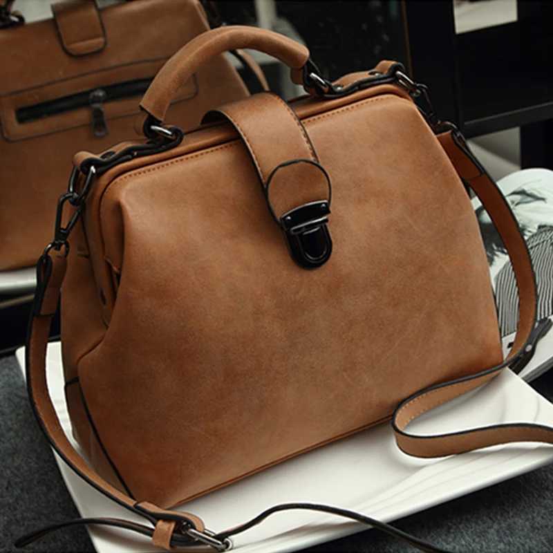 Shoulder Bags Sweet and Fashionable Straw-Woven Lock-Fast Messenger Bag for Women New Summer Trendy and Versatile Chain Style vintage Doctor H261016