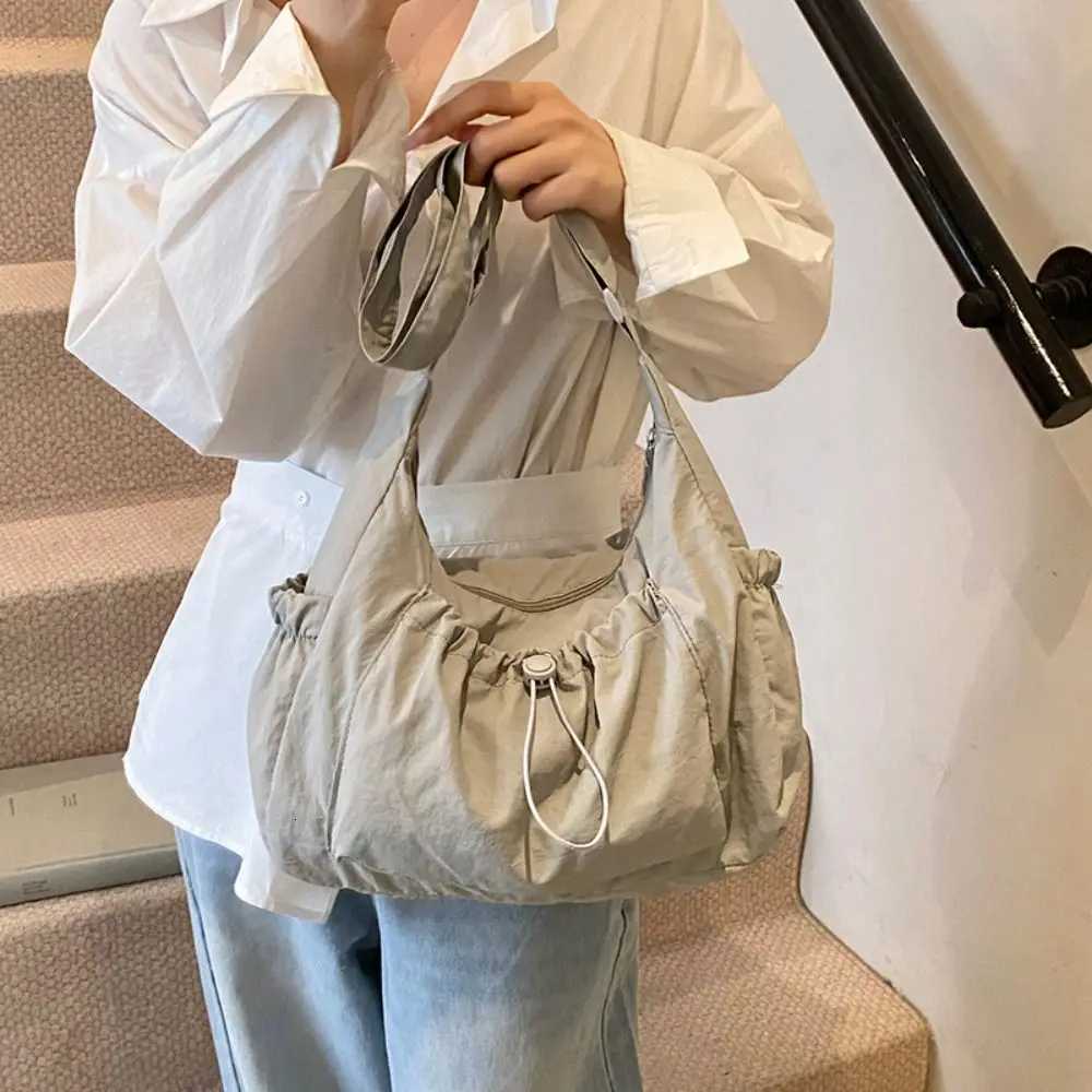 Shoulder Bags Fashionable Korean Style Nylon Shoulder Bag Handbag Lightweight Crossbody Bag Pleated Large Capacity Drawstring Bag Student H261016