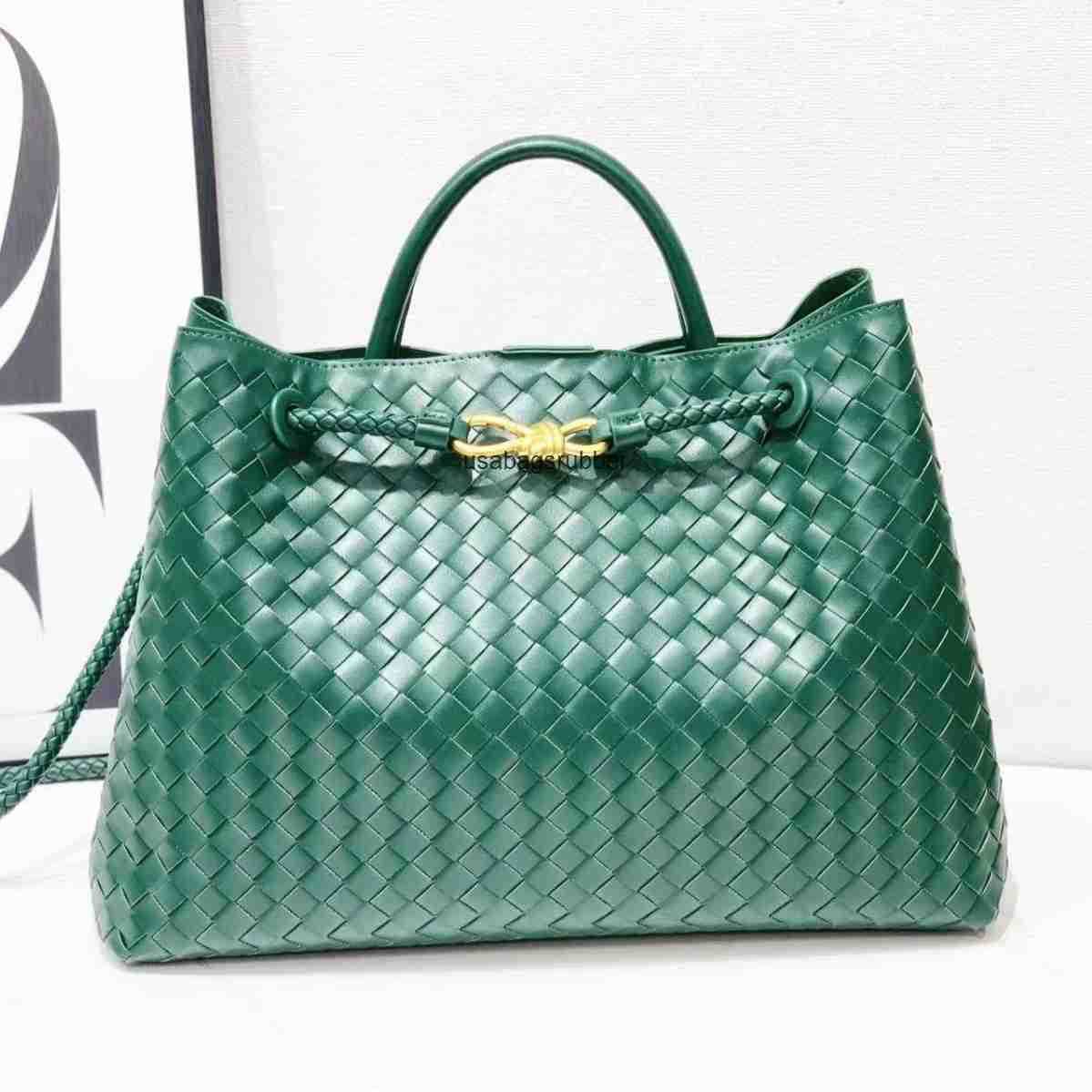 Classic Designer Style Woven tote bag handmade with a figure eight buckle large capacity shoulder bag crossbody tote bag for women