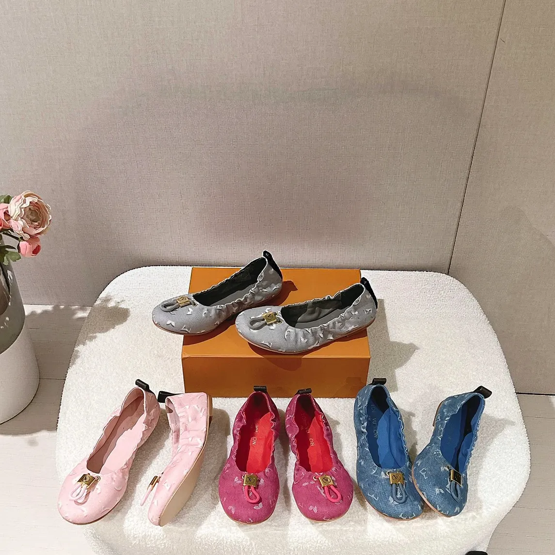 Women Designer Shallow mouth Ballet Flats Round Toe Soft Sole Slip On Shoes Printed Ruched Design For Commuting Shopping Travel Dating Size 35-42