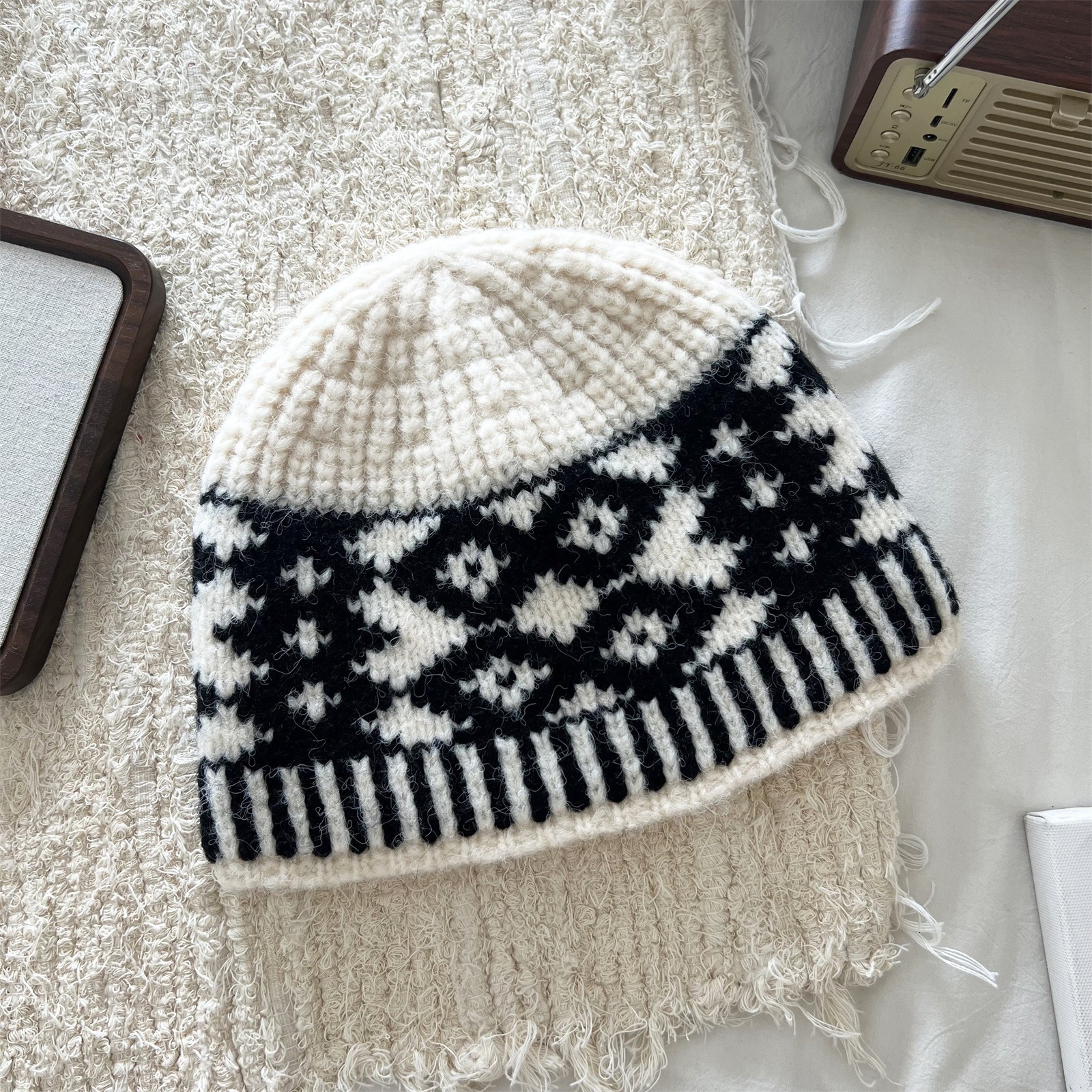 Women's vintage thick knitted diamond pattern jacquard beanie, autumn and winter warm thickened ear-protecting bucket hat for men