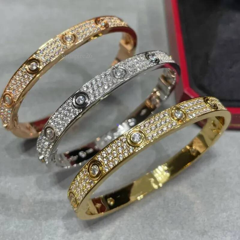 designer carteied bracelet top tier Luxury full diamond gold plating Designer Bracelets Valentine Gift Noble And Elegant Women Plated Nail Bracelet