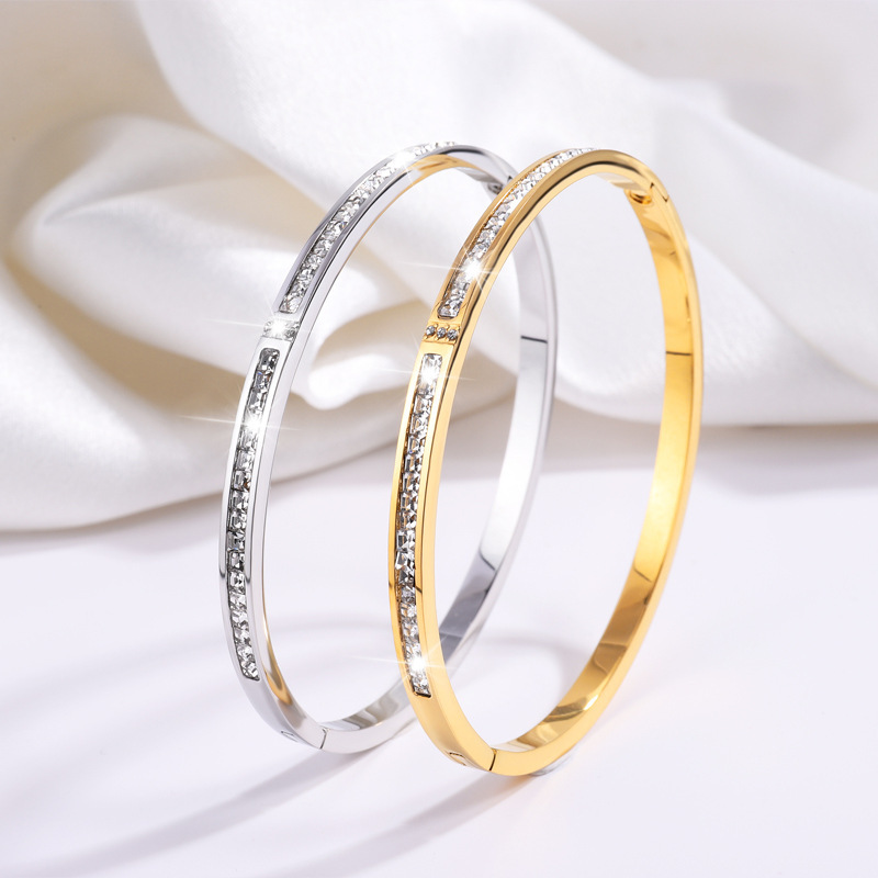 Cross-Border Fashion Classic Stainless Steel Bracelet Women, Exuding Sophisticated And Luxurious Vibe, Featuring Starry Design With Three Diamonds,