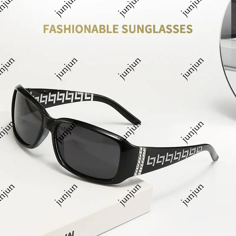 Designer Sunglasses Luxury Women Accessories Tiling Sun Protection Polarized Light Retro Trend Outdoor Cycling Glasses Party Outings Fashion Outfits