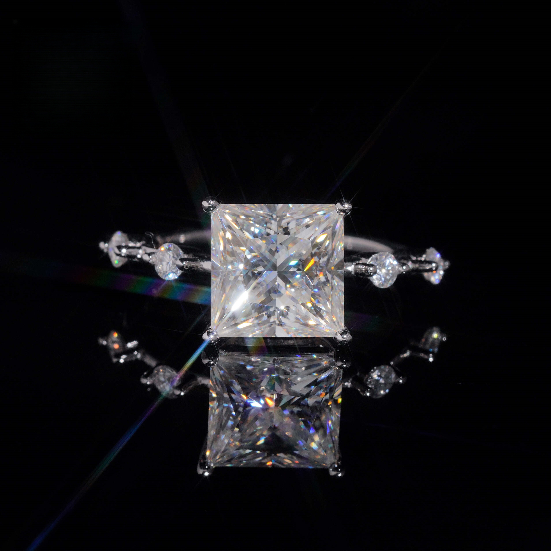 GRA Princess Cut Moissanite Ring, S925 Sterling Silver, 4 cts, a Luxurious Engagement Ring Women, Available