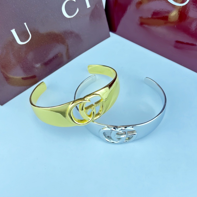 Designer Jewelry gg Bracelet s hollow bracelet features shiny open design stylish bold exuding a light vibe suitable for both men and women