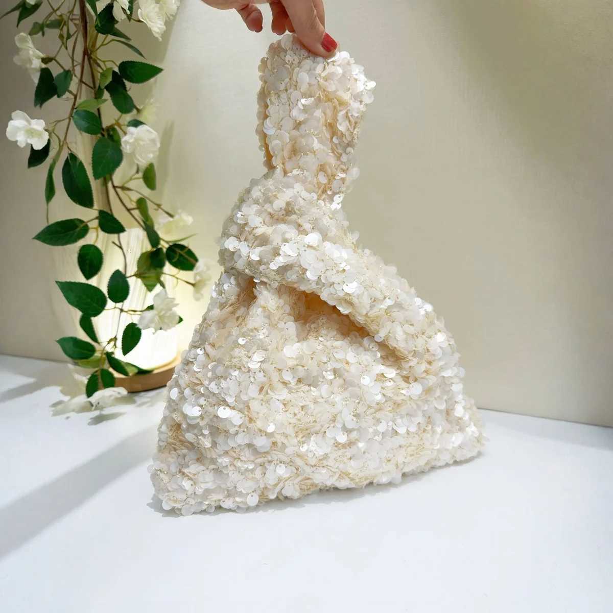 Evening Bags Elegant White Sequin Clutch Evening Bag for Women Mini Hobo Handbag Bridal Party Prom Dress Accessory Female Wedding Purse H261016