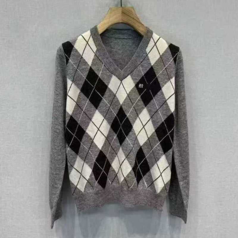 Women's Knits & Tees Designer 2025 New Women's V-neck Long-sleeve Knit Sweater, Loose Fit, Slimming, Versatile, Trendy Top CNQR