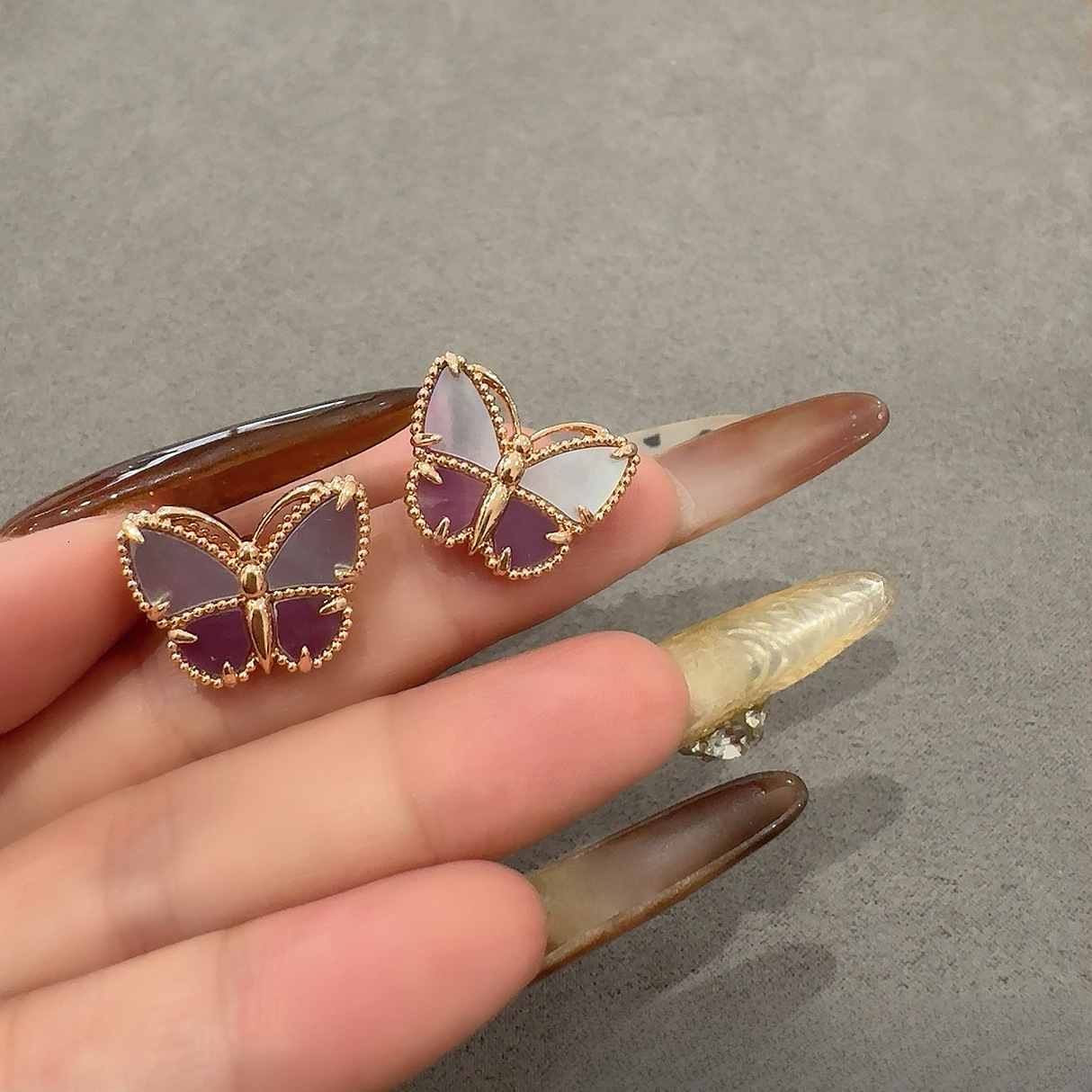 Designer Jewelry vanly New high-end single purple butterfly stud for women, fashionable, simple, light , versatile earrings