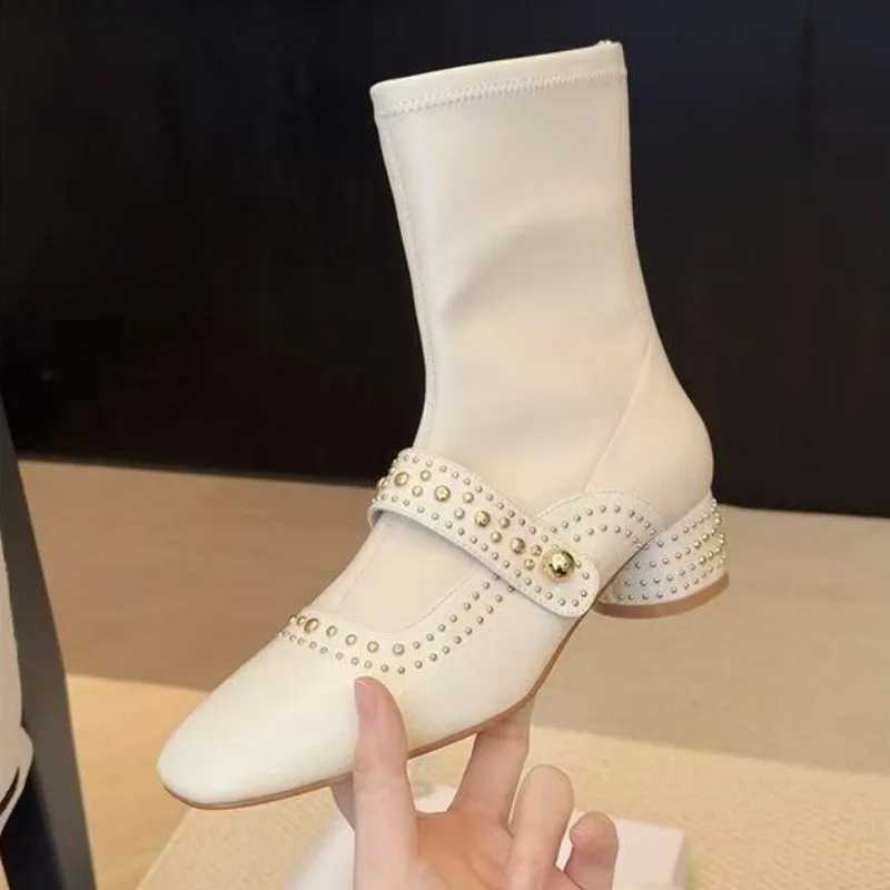 Luxury Metal Decoration Design Ankle Boots Women Fashion Square Toe Chunky Boots Comfortable Square Toe Platform Boots Q261015