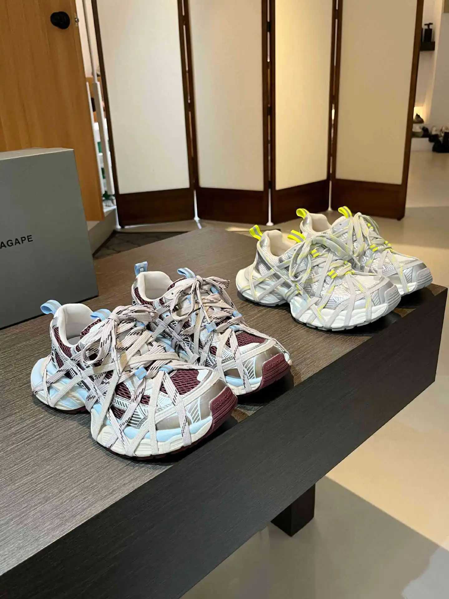 Women's Thick-soled Laced-up Dad Shoes New Unisex PU Color-matching Height-increasing Breathable Mesh Sports Shoes Casual Shoes Q261015