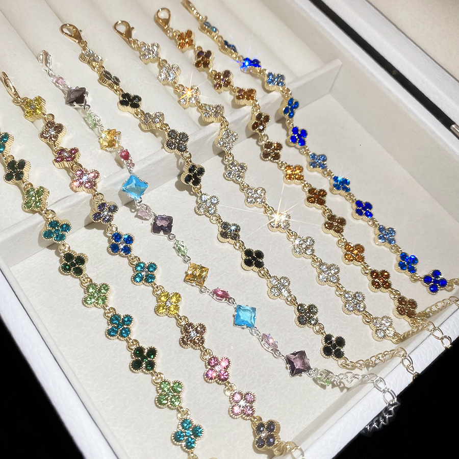 Diamond-encrusted clover flower European and American cross-border simple, fashionable, exquisite, vintage bracelet, light luxury, high-end jewelry