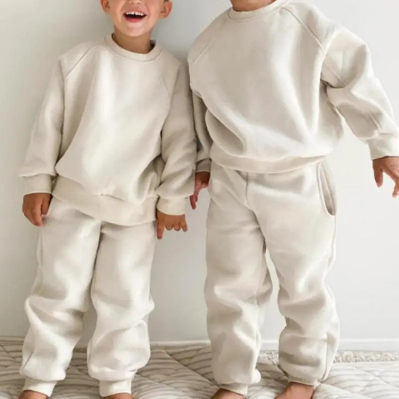Winter Children Fleece Sports Set Boys Girls Plus Velvet Thick Sweatshirt Sweat Pants 2pcs Suit Kids Warm Outfits 261015