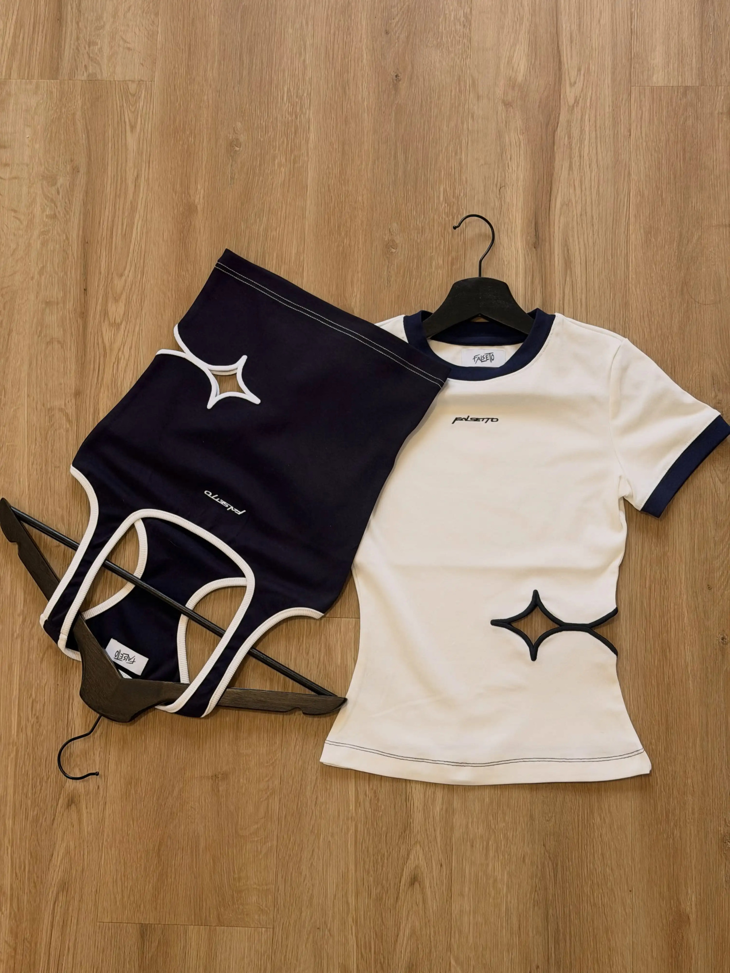 Women Slim Fit Short Sleeve T Shirt Contrast Color Crew Neck Star Cutout Casual Summer Fashion Tee Soft Fabric Ladies Basic Top 261014