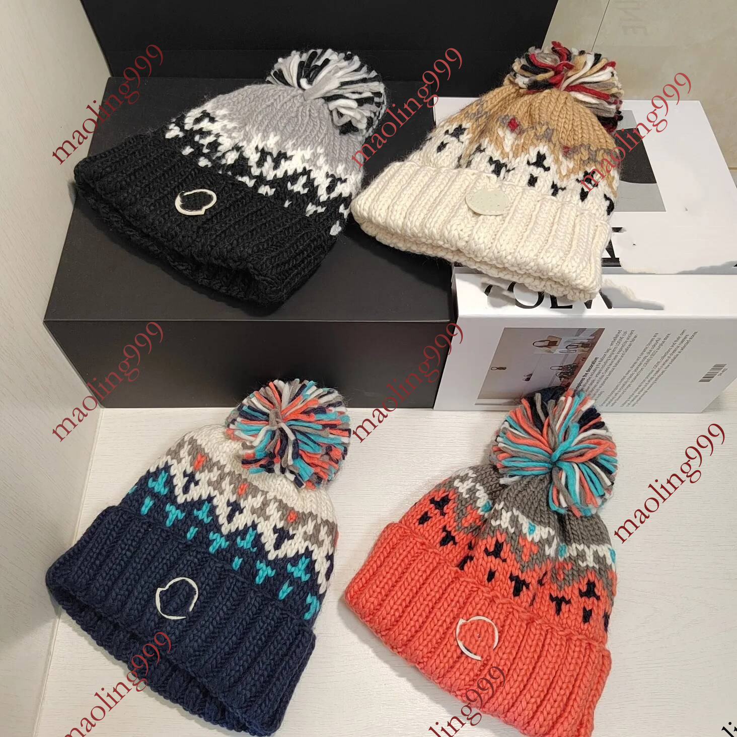 Casquettes de crâne pour femmes de créateur Chapeau de Noël Pom et Flocon de neige Design Bonnet en tricot chaud d'hiver avec oreillettes