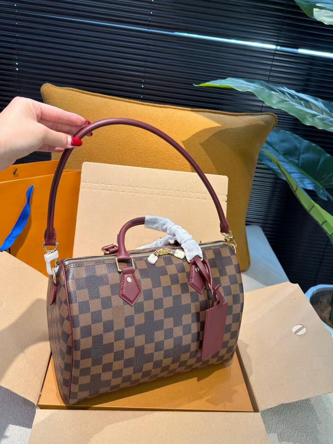 Designer bag Luxury bag Na-no Pillow Bag Shoulder bag Women's classic vintage nano pillow bag High quality crossbody bag Leather large capacity