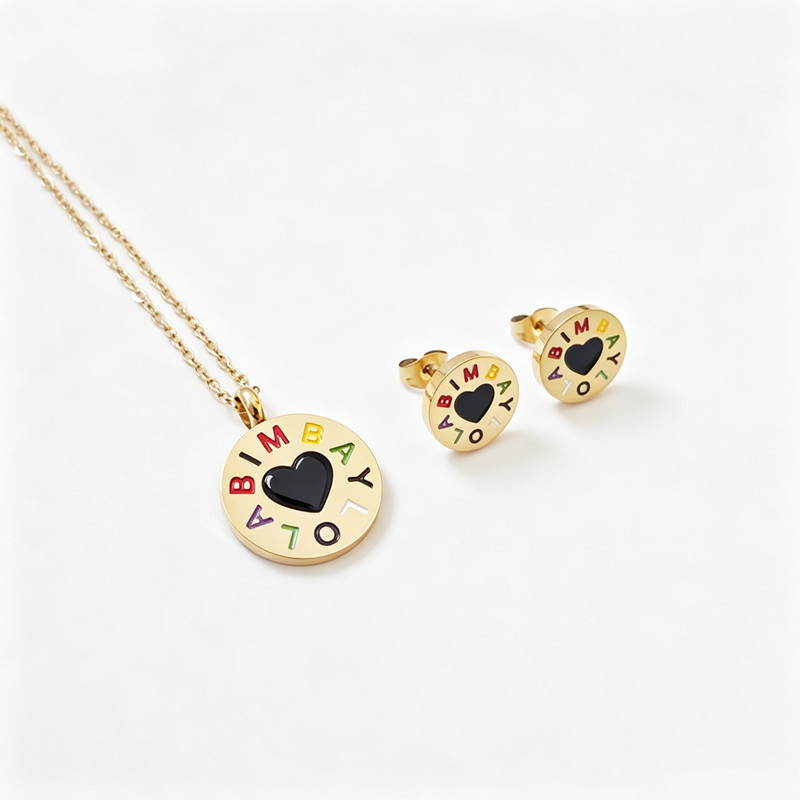 Mode Femmes Hommes Argent Or En Acier Inoxydable Lettre Coeur Noir Couleur Goutte D'huile Chaîne Pendentif Collier Boucles D'oreilles Ensembles B