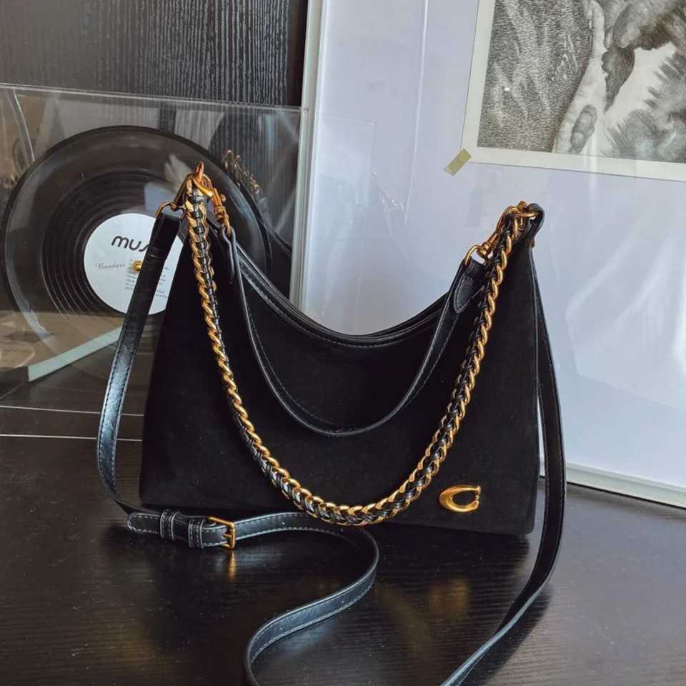 Evening Bags Women's New Light Fashionable Black Suede Shoulder Crossbody Bag Versatile for Commuting Large Capacity Tote Bag H2610161