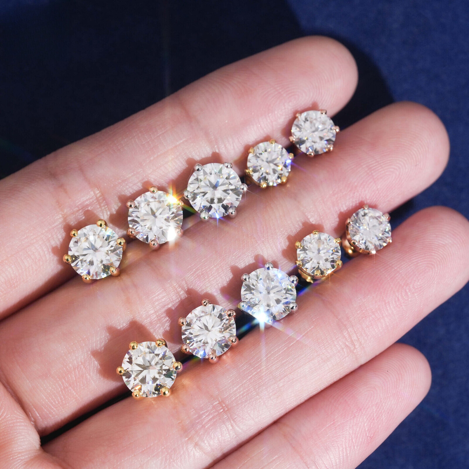 Classic six-prong design, popular stud earrings, S925 silver with VVS moissanite, exuding a high-end, round, hip-hop style, suitable for both
