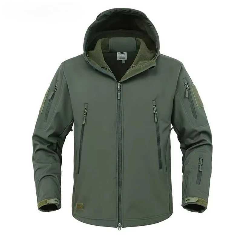 Military Skin Soft Shell Jackets Men Tactical Windproof Waterproof Jacket Men Army Combat Jackets Mens Hooded Bomber Coats S261017MEBN