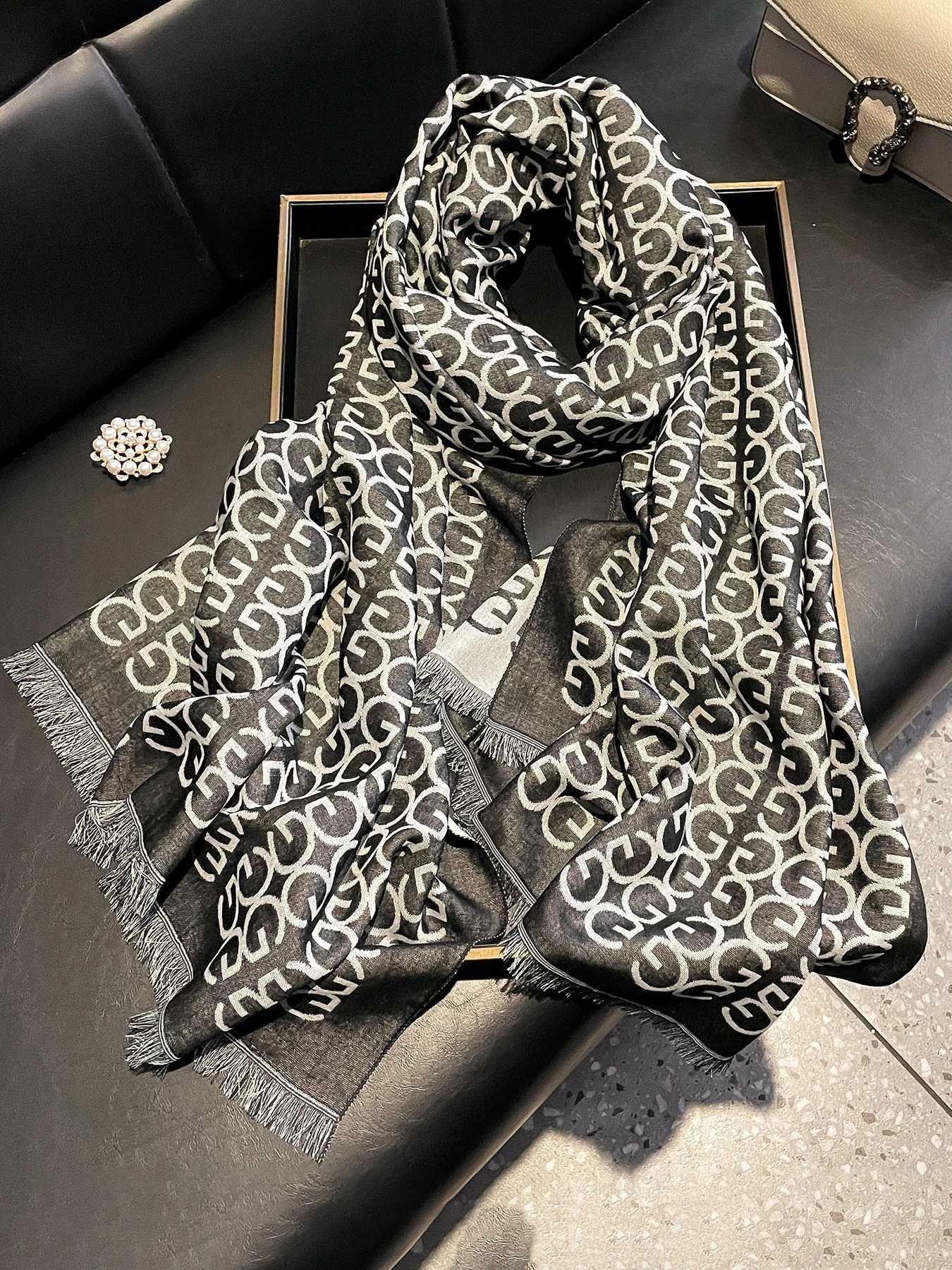 Women Faux Cashmere Scarf Classic Letter Print Tassel Shawl Wrap Soft Warm Large Scarves for Fall Winter S2610179JWK