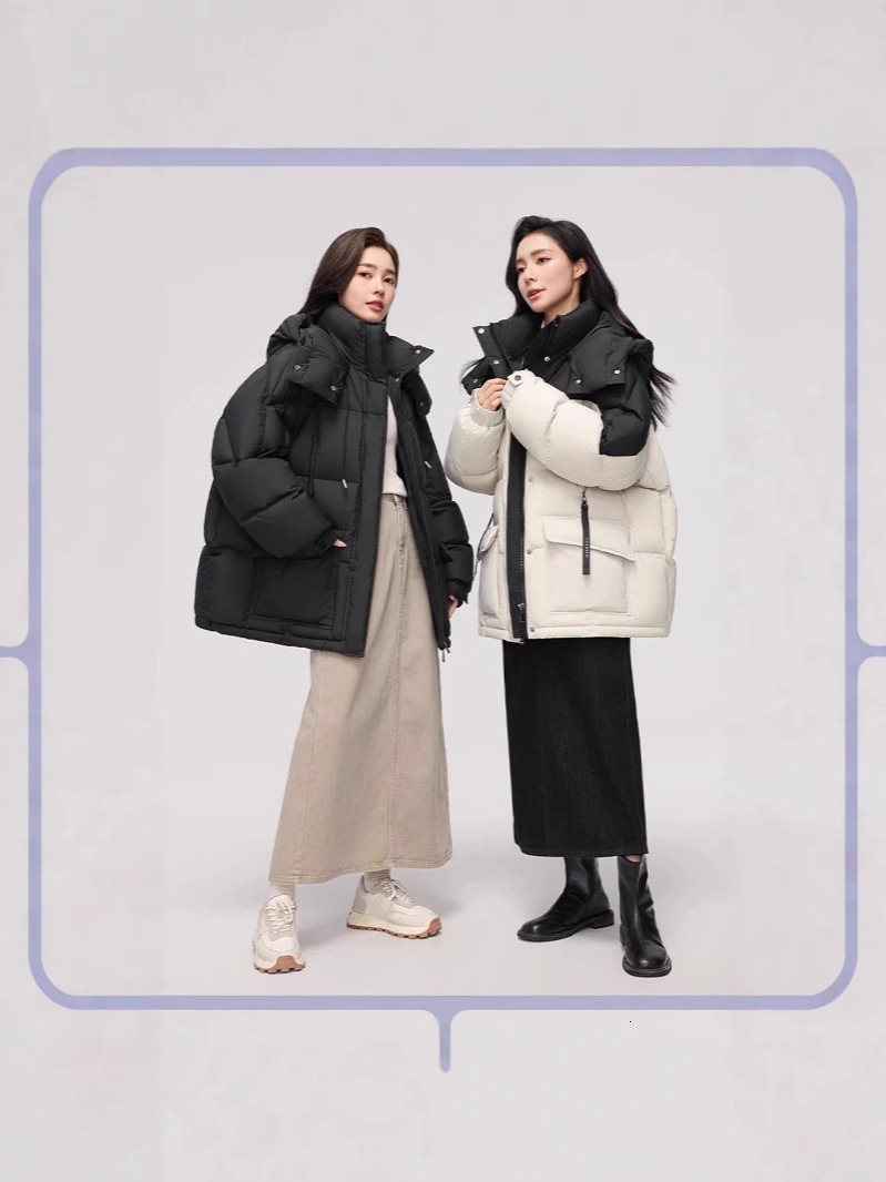 Designer winter new collection: fashionable Korean-style short down-filled jacket, thickened, with unique color-blocking design and a hood