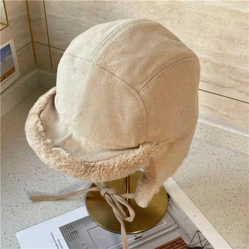 Trapper Hats Trendy Faux Fur Winter Hat Thick Warm Faux Fur Hat Lamb Wool Bomber Hat Winter Season for Men and WomenT261017