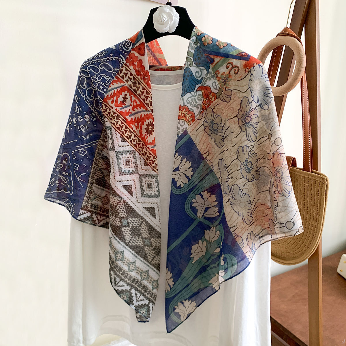 110*110 Versatile Sunscreen Shawl French Retro Printed Square For Women, Summer High-End Silk-Cotton Scarf Laotie