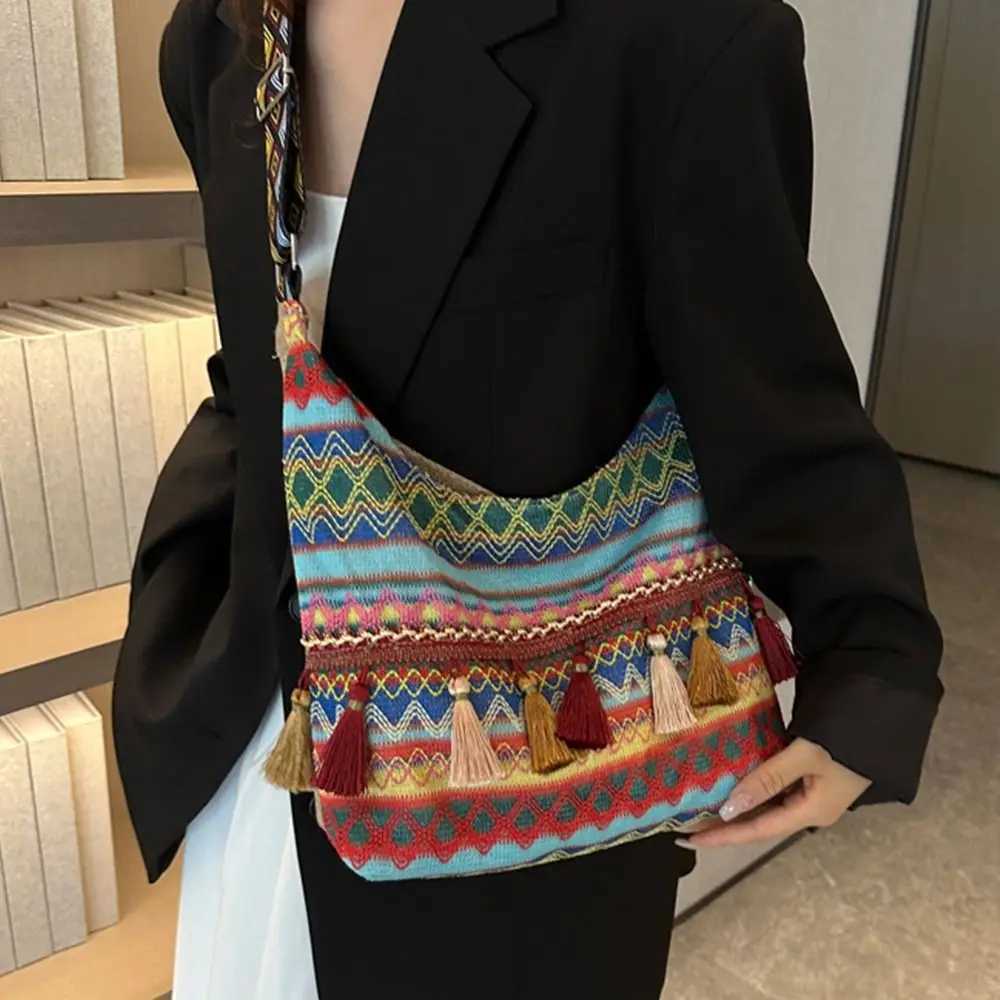 Shoulder Bags Tassel Ethnic Style Crossbody Bags Woven Bag Large Capacity Fringe Shoulder Bag Handbag Geometric Bohemian Tote Bag Outdoor H261016