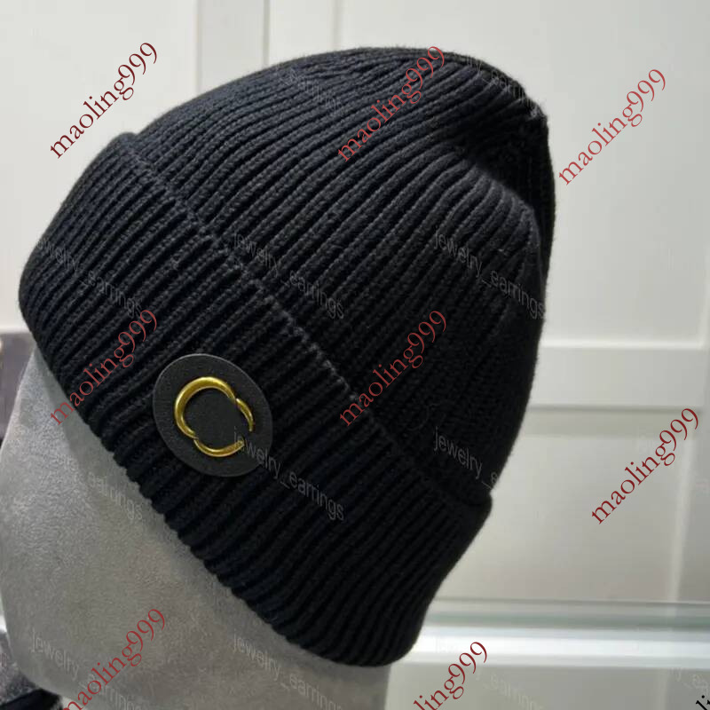 Mens Beanies Hat Designer Bean Men and Women Fashion Design Knit Hats Winter Bonnet Wool Cap Letter Brooch Unisex Warm Skull Caps Black Accessories