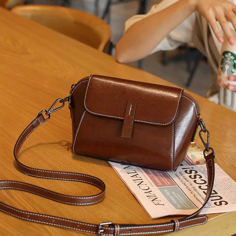 Cross Body Oil Wax Cowhide Genuine Leather Shoulder Crossbody Small Bag for Woman Fashion Versatile Shell Bag Lady Casual Phone Bag H261016