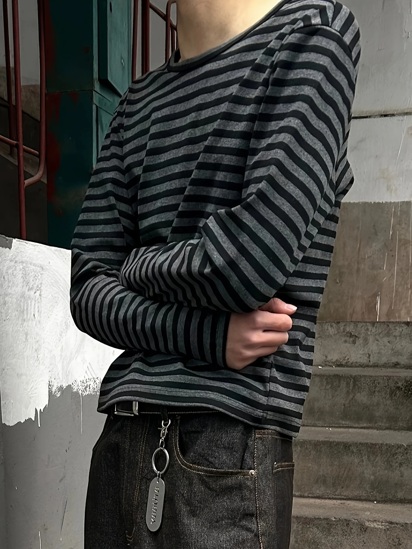Y2K Retro Black and Gray Striped Short Round Neck Long Sleeved Tshirt Street Style Versatile Casual Top for Men and Women 261016