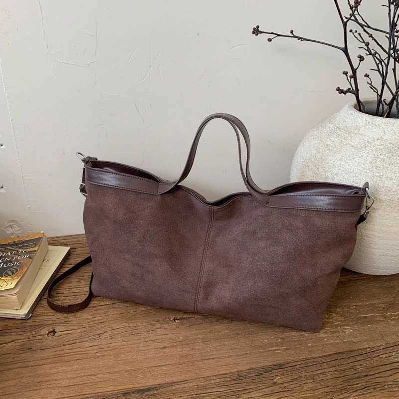 Designer Bag Totes Large Capacity Crossbody Textured Frosted Zipper Closure Shoder Bag Solid Color Soft Matte Suede Bost Bag Simple Style J261016