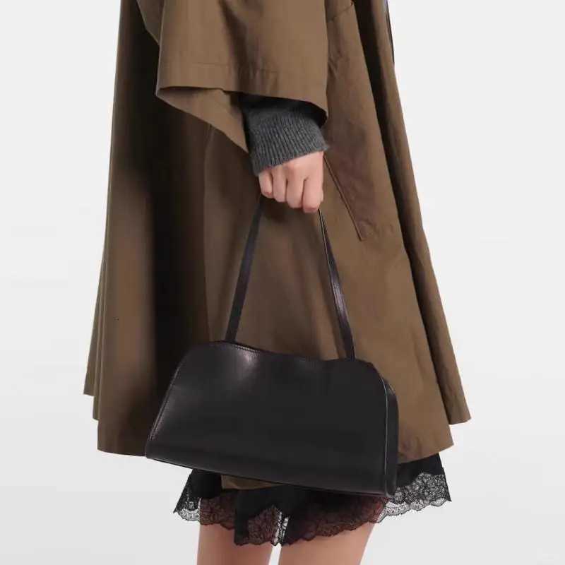Evening Bags 2025 New Fashionable Casual Versatile Horizontal Square Handheld Women's Bag Personalized High End Single Shoulder Bag Trendy H261