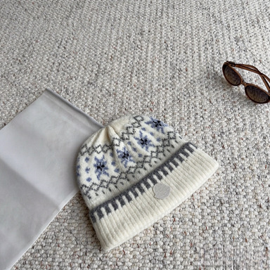 Vintage Fair Isle Knit Beanie Women Men Warm Winter Geometric Pattern Skull Cap Soft Thick Thermal Knitted Hat for Outdoor Skiing Solid Color design