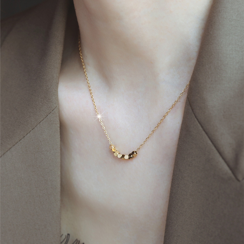 Light Luxury INS Niche Design Eight Directions Bring Wealth Broken Silver Titanium Steel Necklace For Women Fashion Simple Small Sugar Cube Collarbo