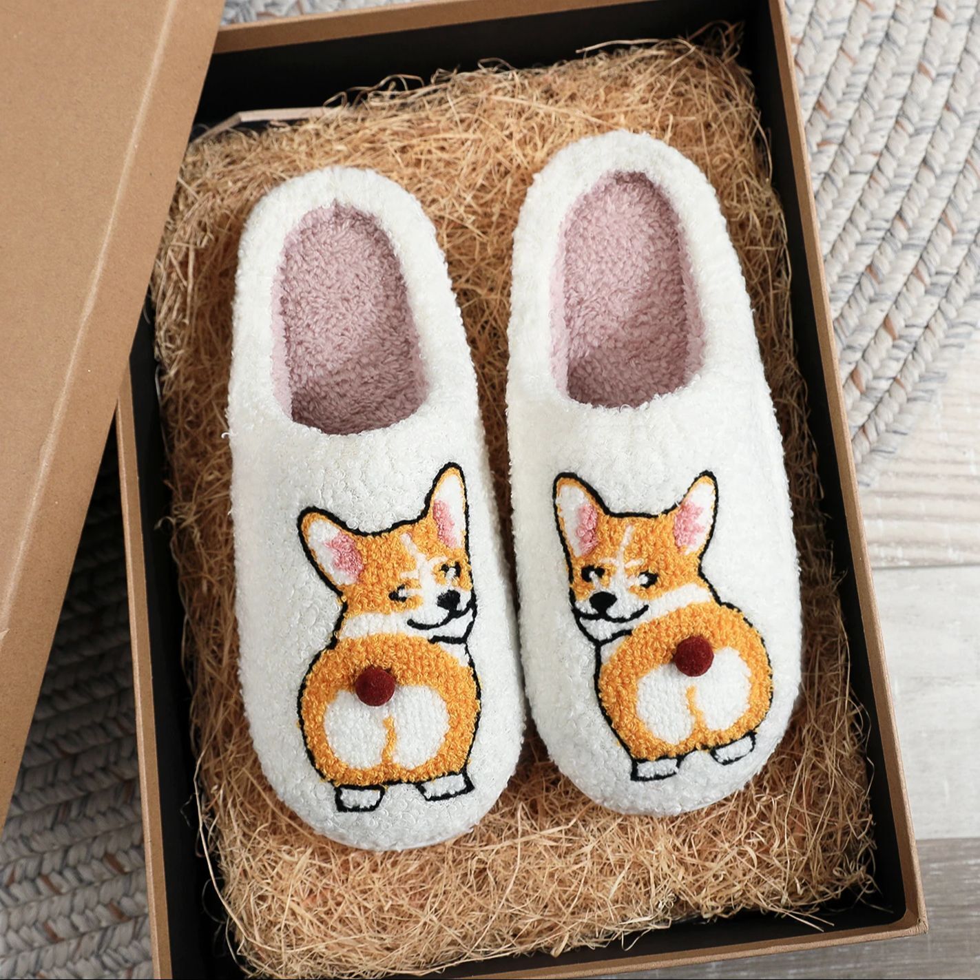 Corgi Pattern Embroidered Plush Home Thick-Soled Comfortable Fuzzy Cotton Cute Warm Non-Slip Indoor Slippers Pet Mom Gift for Dog Lovers Unisex ddmy