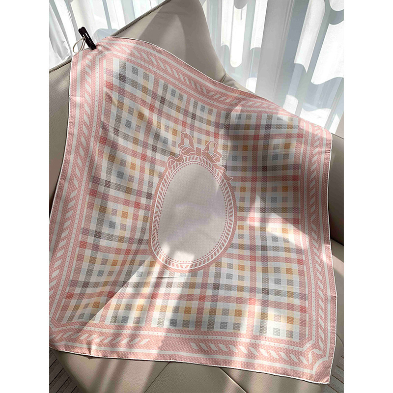 90*90cm designer silk scarf, light pink striped printed women's square scarf, mulberry silk 18mm double-sided four-season silk scarf gift