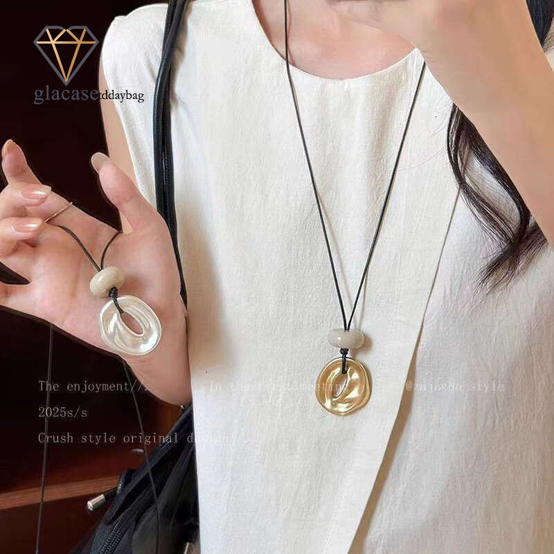 2025 New Hot Style Irregular Pendant Long Necklace for Women, Niche High-end Sense, Elegant Collarbone Chain, Sweater Chain Accessory