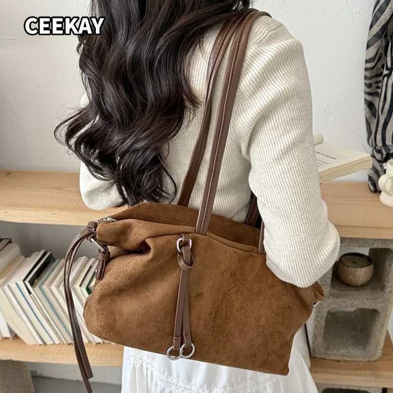 Designer Bag Totes CEEKAY Wen's Shoder Brown Faux Suede Belt Buckle Zipper Closure Detail Versatile ryday Cmute Casual Style J261016
