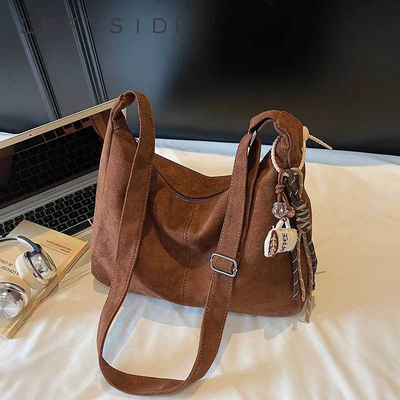 Cross Body LEFTSIDE Women Small Suede Armpit Bag 2025 Winter New Fashion Crossbody Shoulder Bag Designer Handbags and Purses H261016