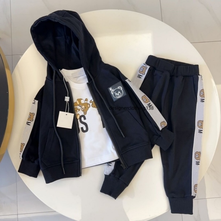 The latest design 2026 long sleeved white base shirt black suit pure cotton zipper hooded sweatshirt pure cotton pants a casual and fashionable thre