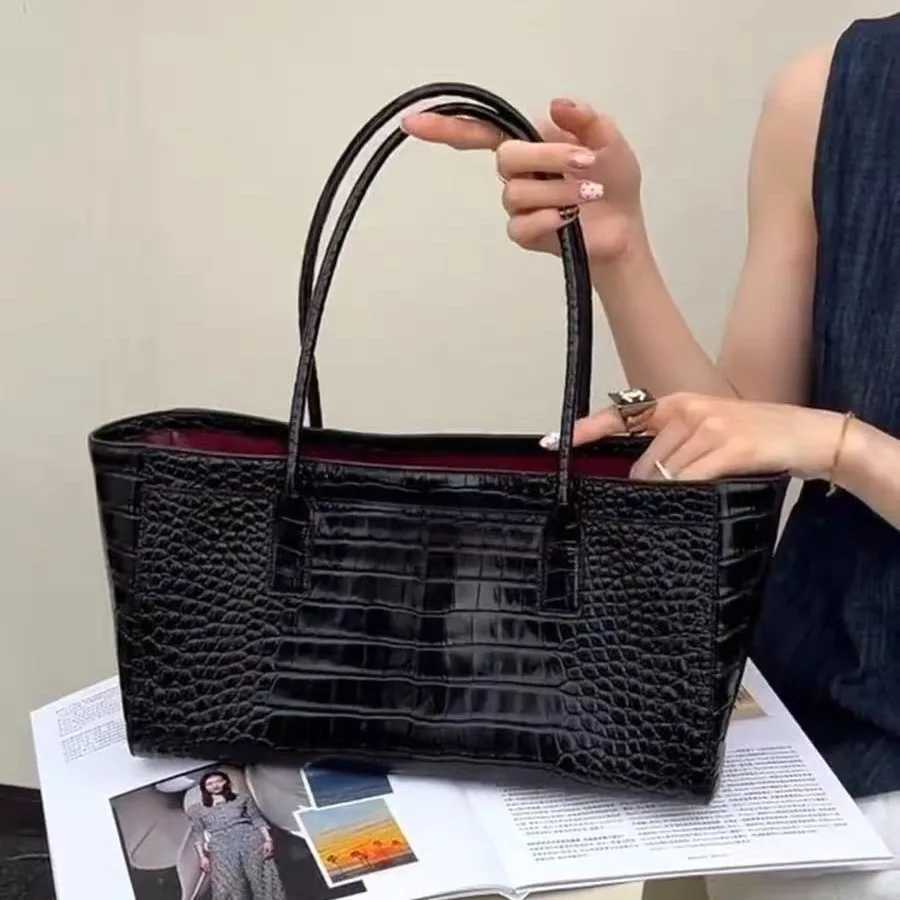 Evening Bags Totes Vintage Crocodile Embossed Tote Bag Pu Leather Shoulder Bag Large Capacity Commute Handbag Fashion Shopping Ladies Purse H261016