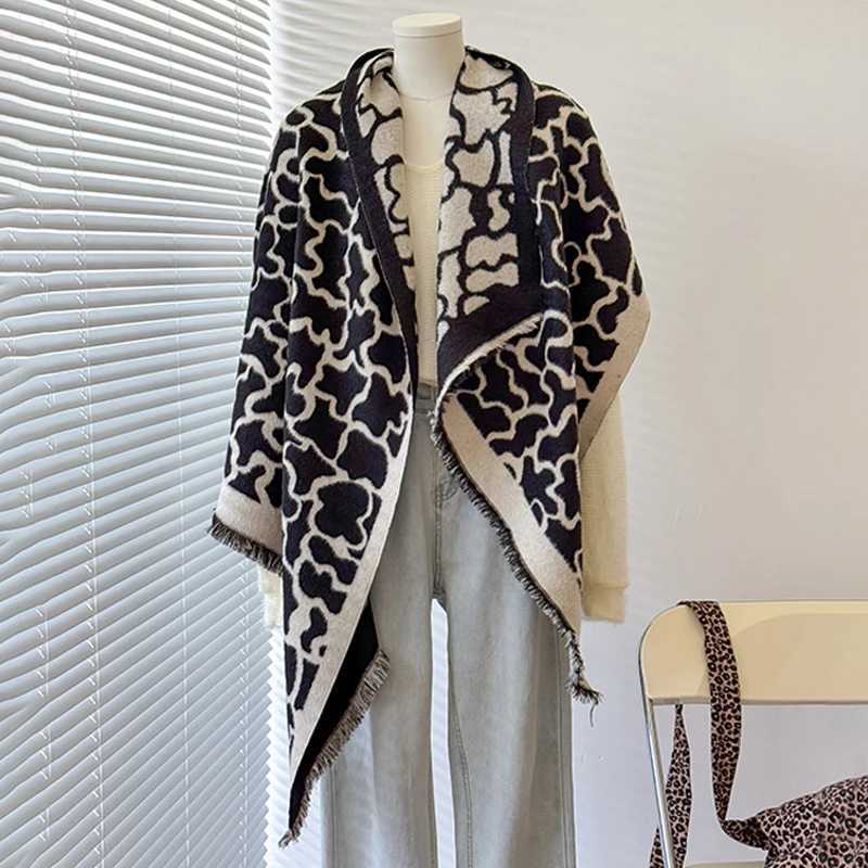 2025 New Design Women's Winter Cashmere Scarf - Elegant Warm Leopard Print Pashmina Shawl Poncho Bufanda S261017M8KU