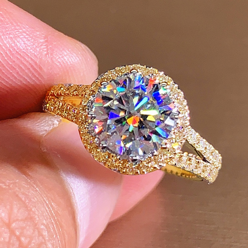 Huitan Douyin Live Stream Bestseller: Classic Micro-Paved Cubic Zirconia Round Band For Women, Sparkling Diamond Hearts And Eight Arrows Wedding Rin