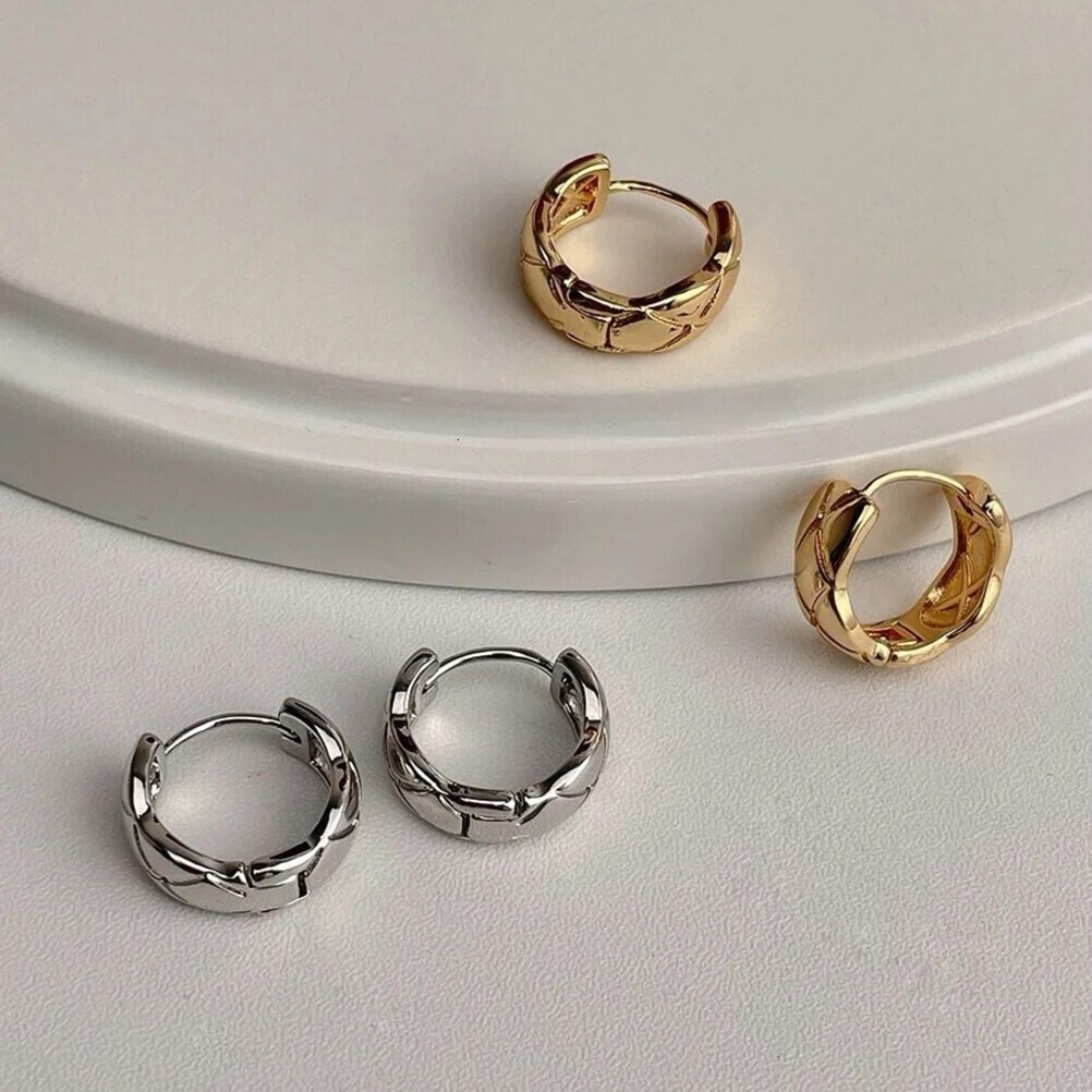 2026 24 New cologne Xiangjia High Coco Narrow Version Smooth Quilted No perfume Diamond Earrings CNC Precision Carved Bu L1